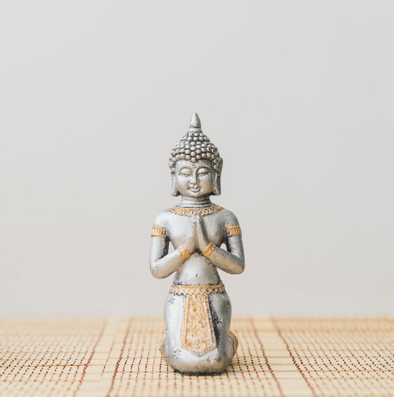 piles-black-stones-buddha